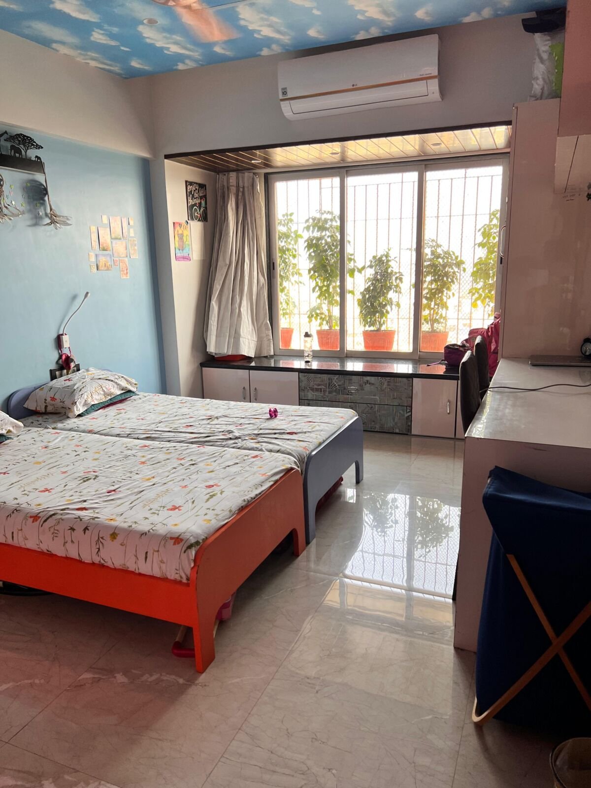 1000490801 Neelsiddi vista