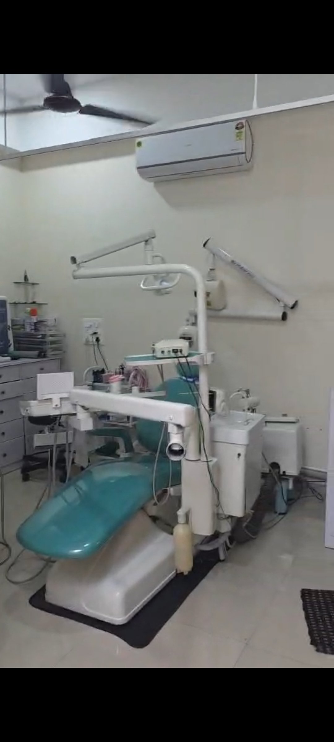 1000493216 Dental clinic fully furnished for Rent
