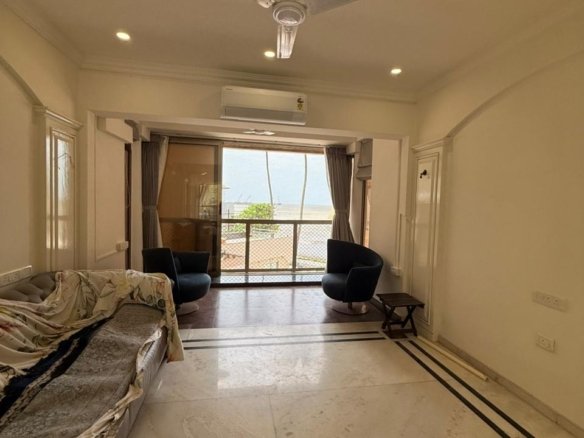 IN JUHU 3 BHK FOR RENT