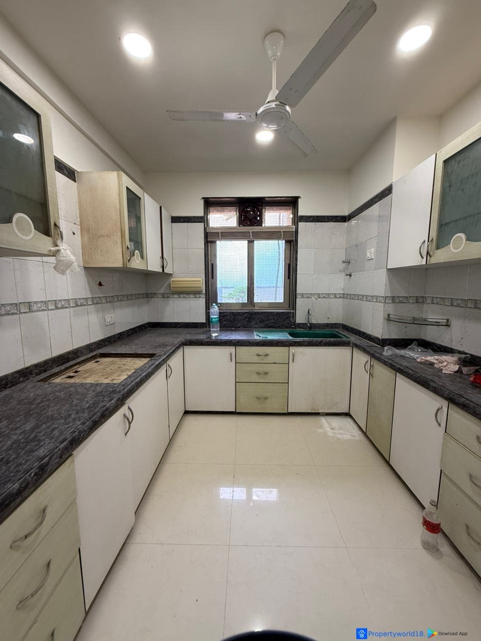 IN JUHU 3 BHK FOR RENT