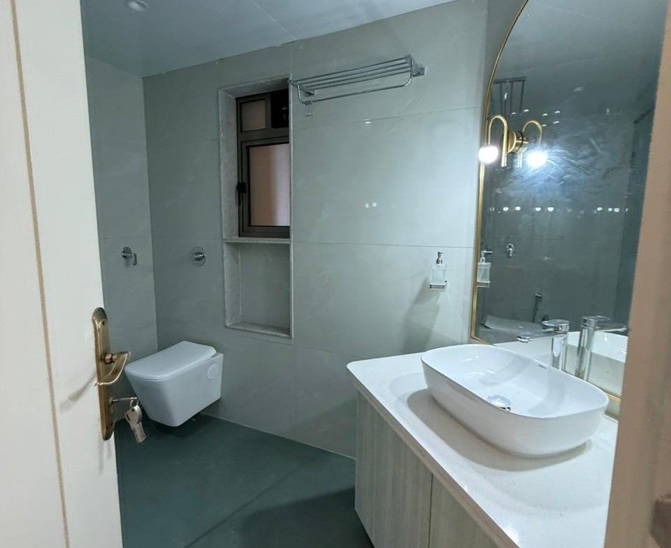 IN JUHU 3 BHK FOR RENT