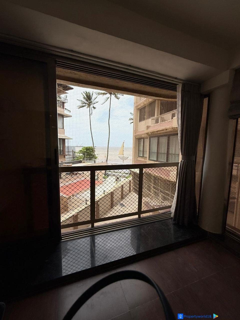 IN JUHU 3 BHK FOR RENT