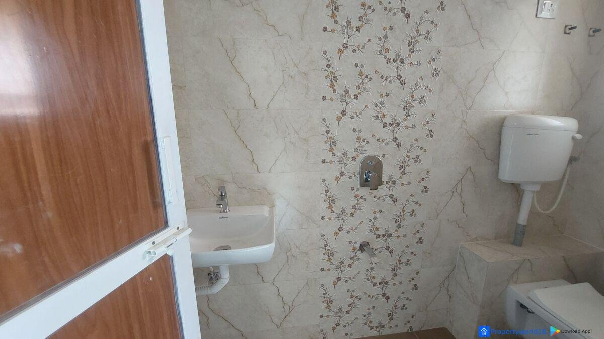 scaled_1000555785 Sky Natraj Dronagiri