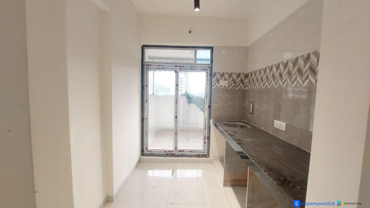 scaled_1000566168 terrace flat Thakur Emerald
