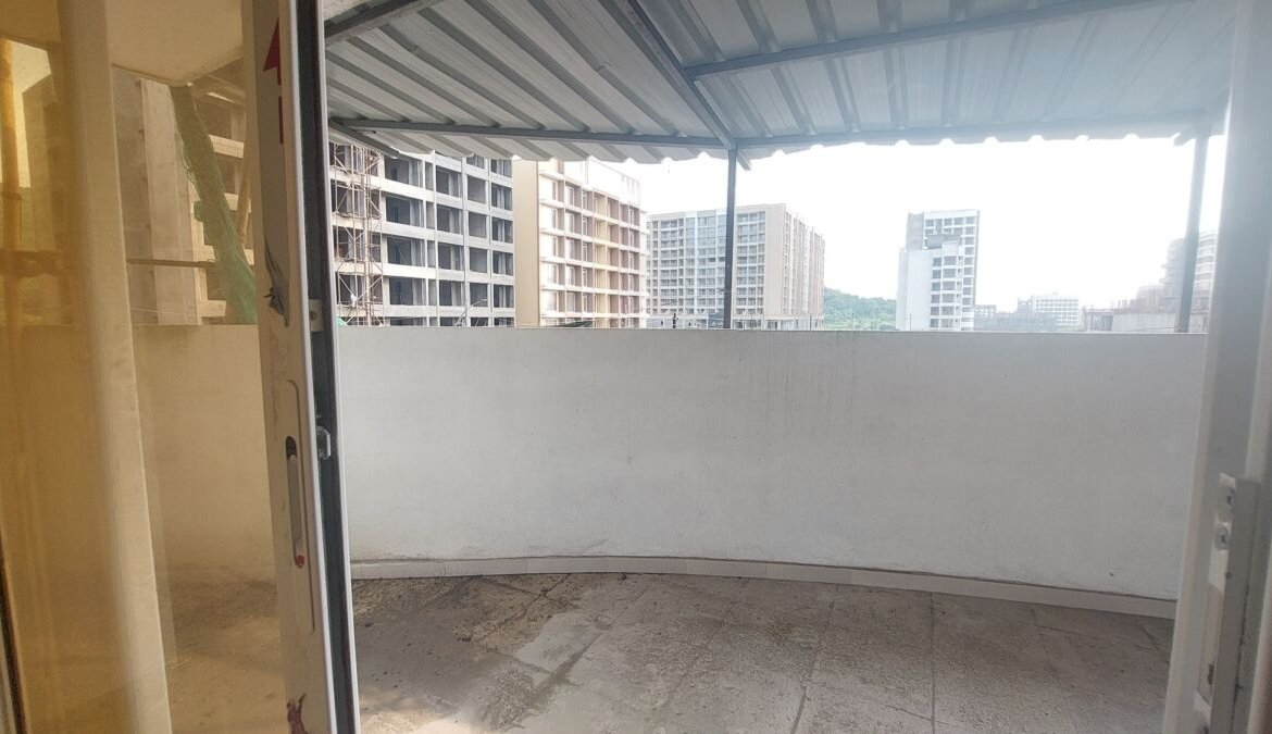 terrace flat Thakur Emerald