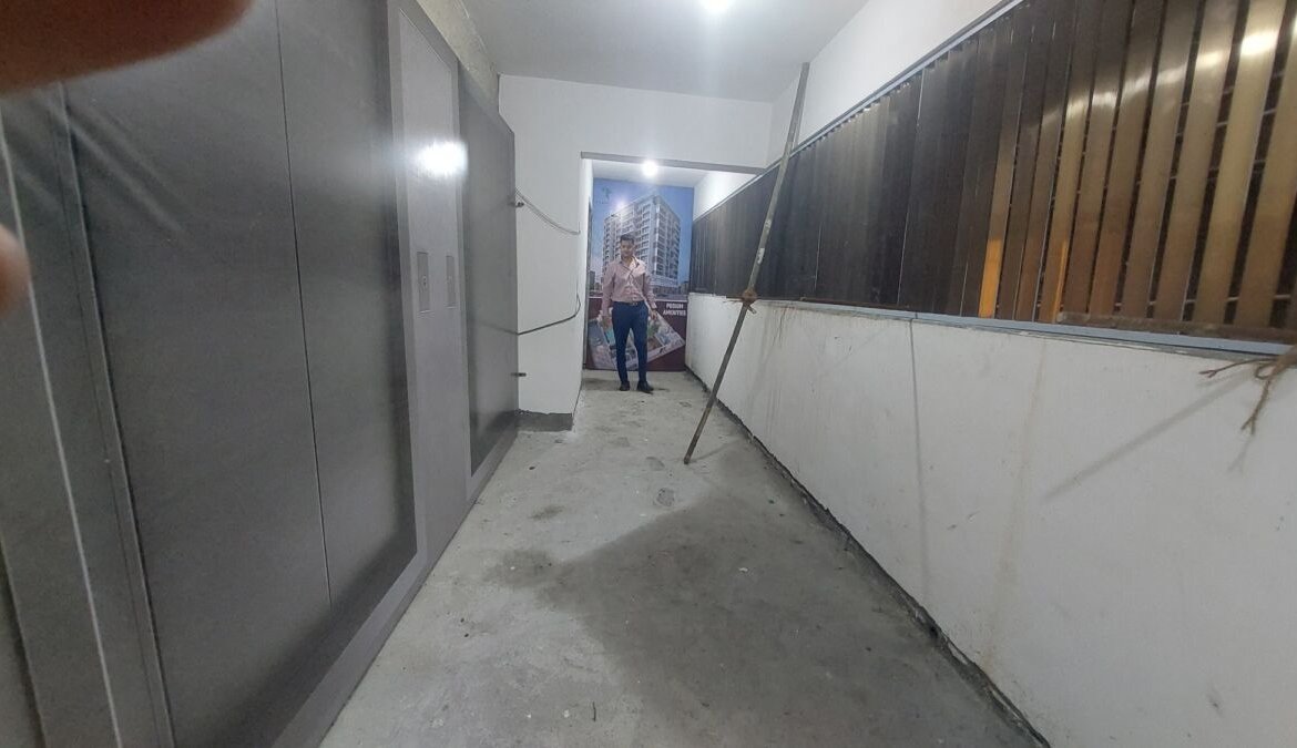 terrace flat Thakur Emerald